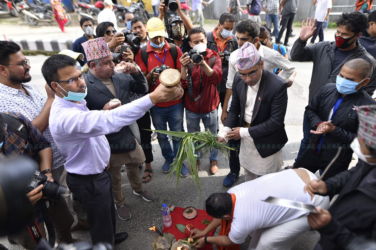 https://raracms.setopati.com/uploads/shares/2020/sujita/maitighar ma luto faliyo/maitighar ma luto (1).jpg